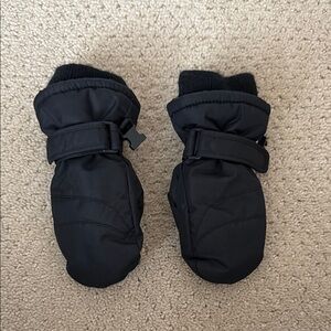 Kids Black Winter Mittens